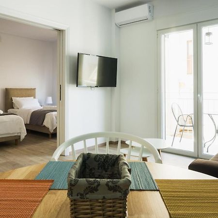 Comfort Zone Apartment In The Heart Of Athén Kültér fotó