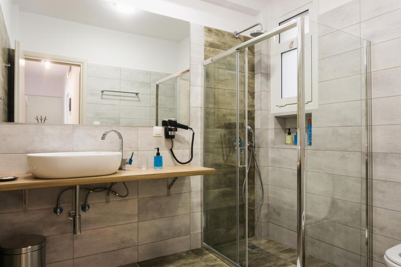 Comfort Zone Apartment In The Heart Of Athén Kültér fotó